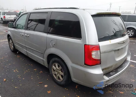 2012 Chrysler Town & Country Touring z USA, uszkodzony, nr VIN 2C4RC1BG8CR286432